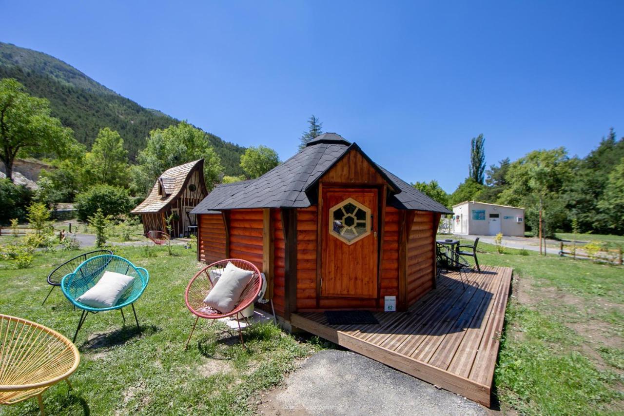 Hotel Camping La Ferme De Castellane Extérieur photo