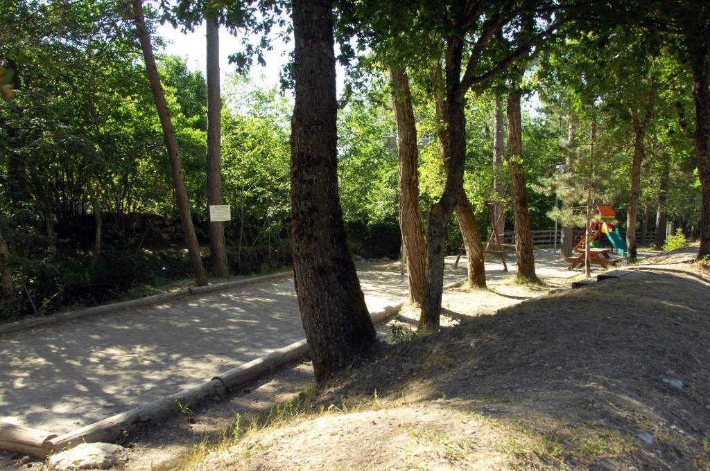 Hotel Camping La Ferme De Castellane Extérieur photo