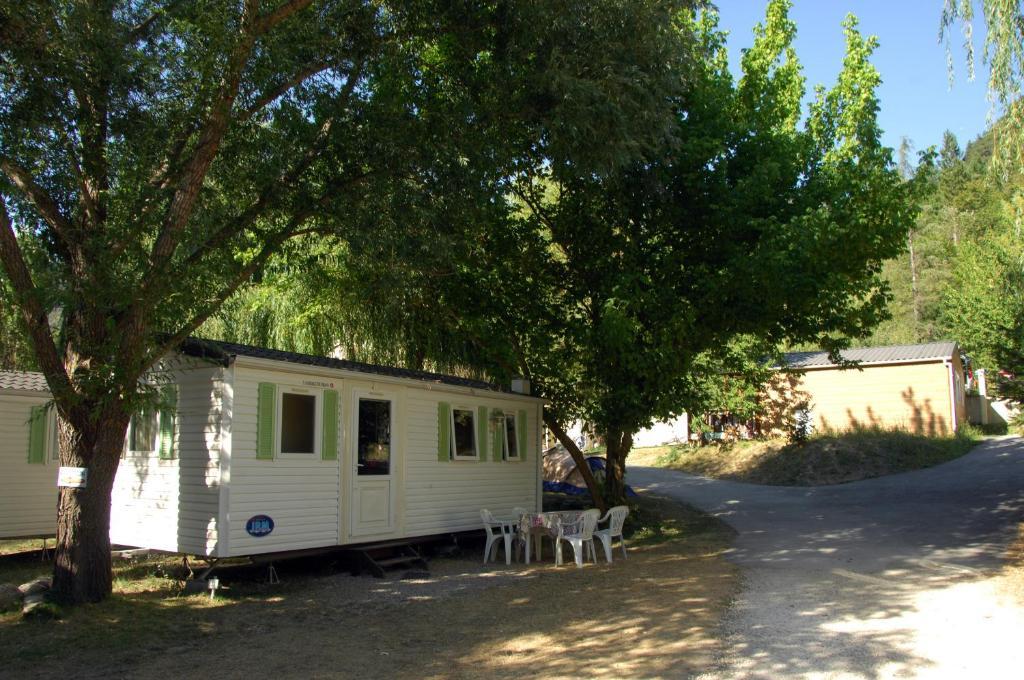 Hotel Camping La Ferme De Castellane Extérieur photo