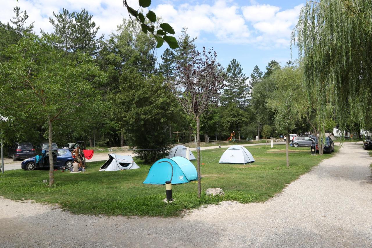 Hotel Camping La Ferme De Castellane Extérieur photo