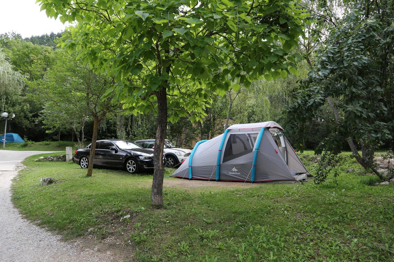 Hotel Camping La Ferme De Castellane Extérieur photo