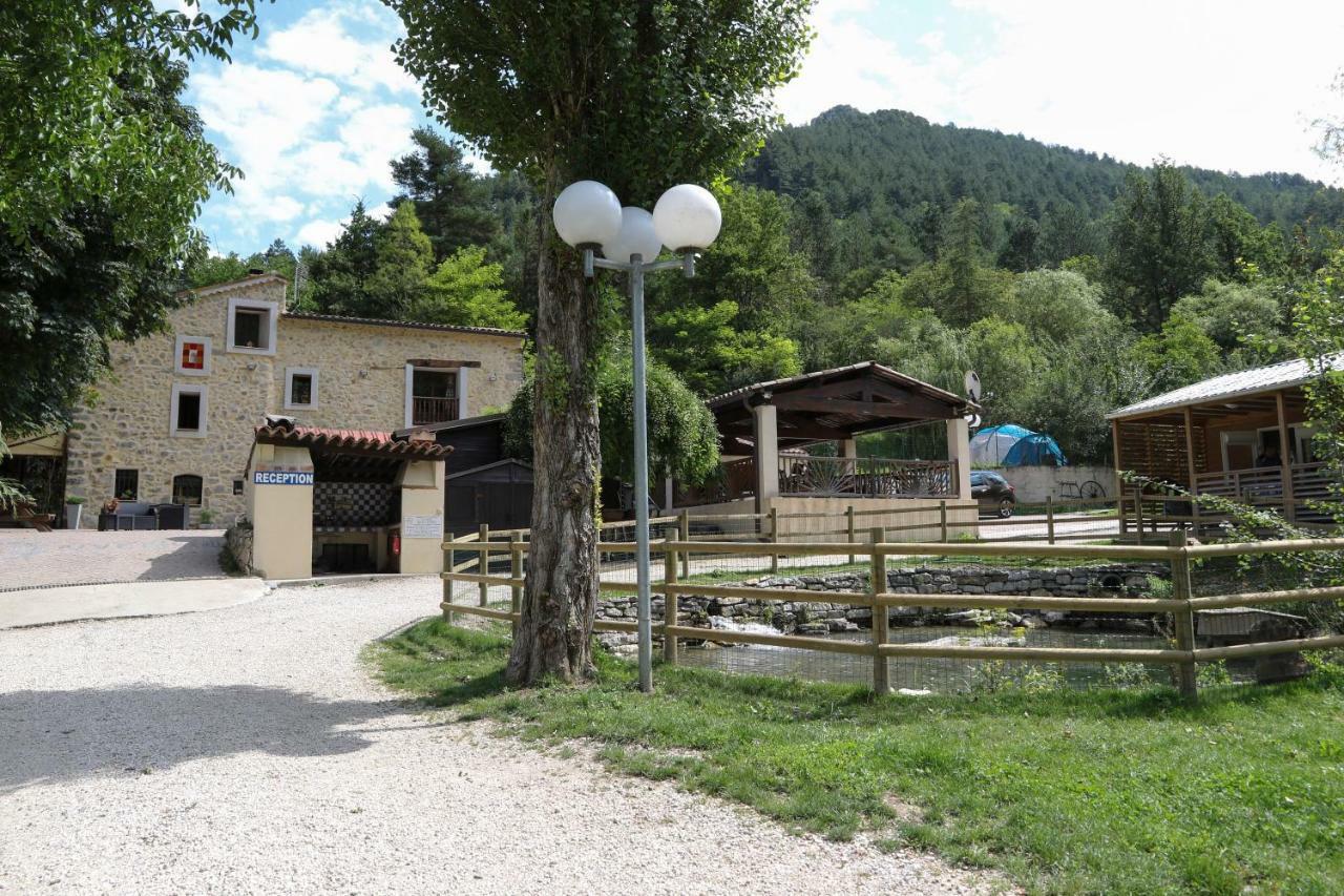 Hotel Camping La Ferme De Castellane Extérieur photo