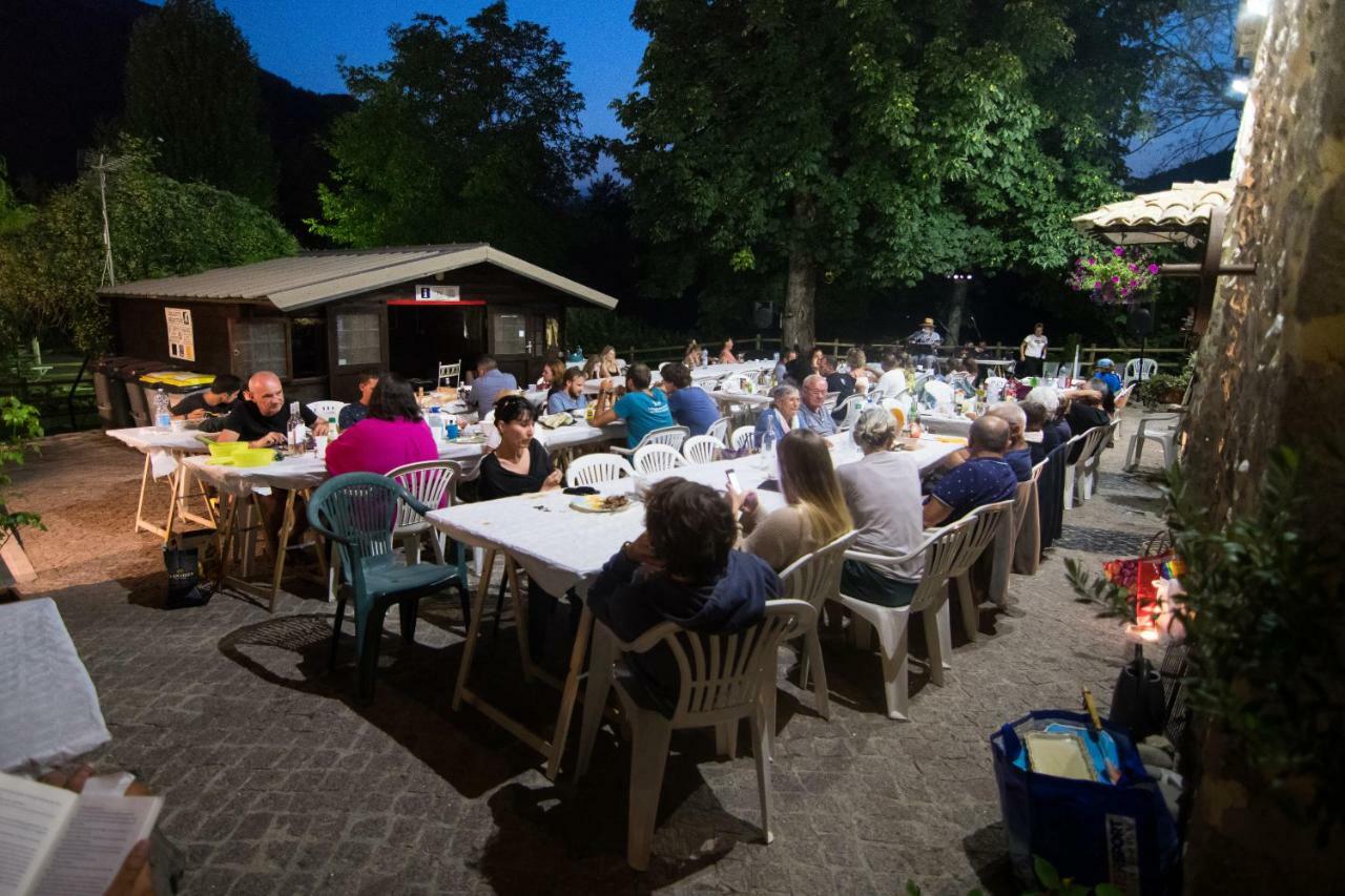 Hotel Camping La Ferme De Castellane Extérieur photo